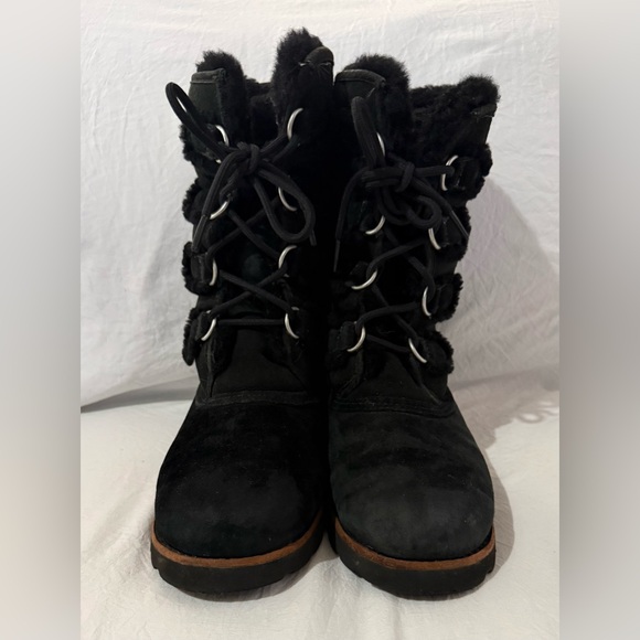UGG Black Winter Boots with Fur Lining - Picture 4 of 7